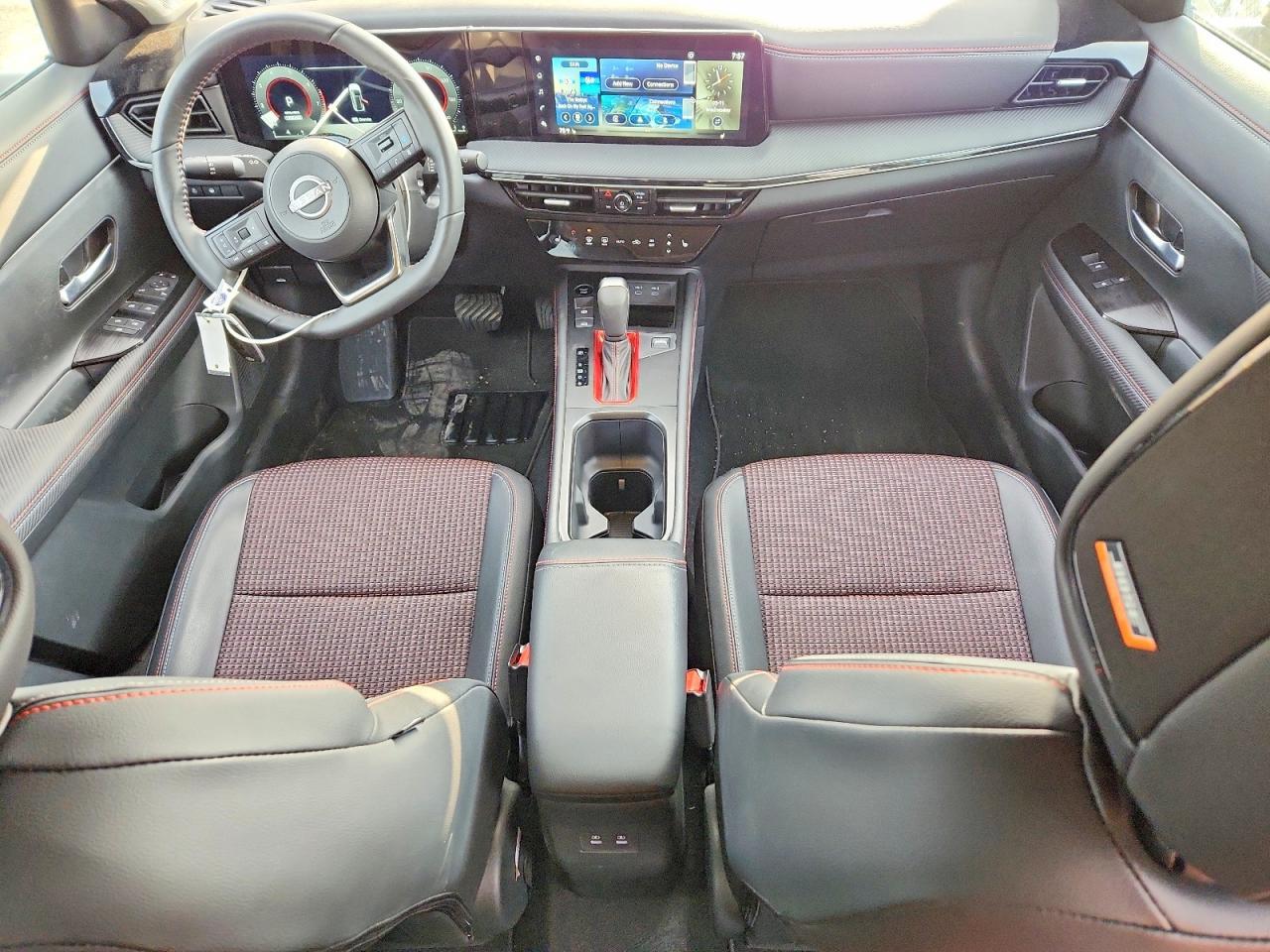 2025 NISSAN KICKS
