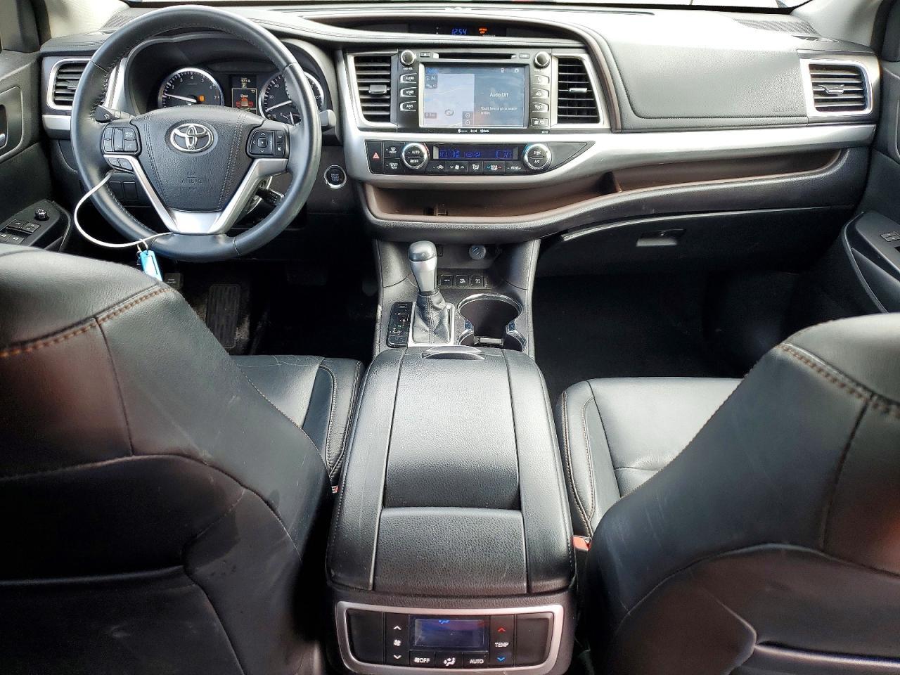 2016 TOYOTA HIGHLANDER