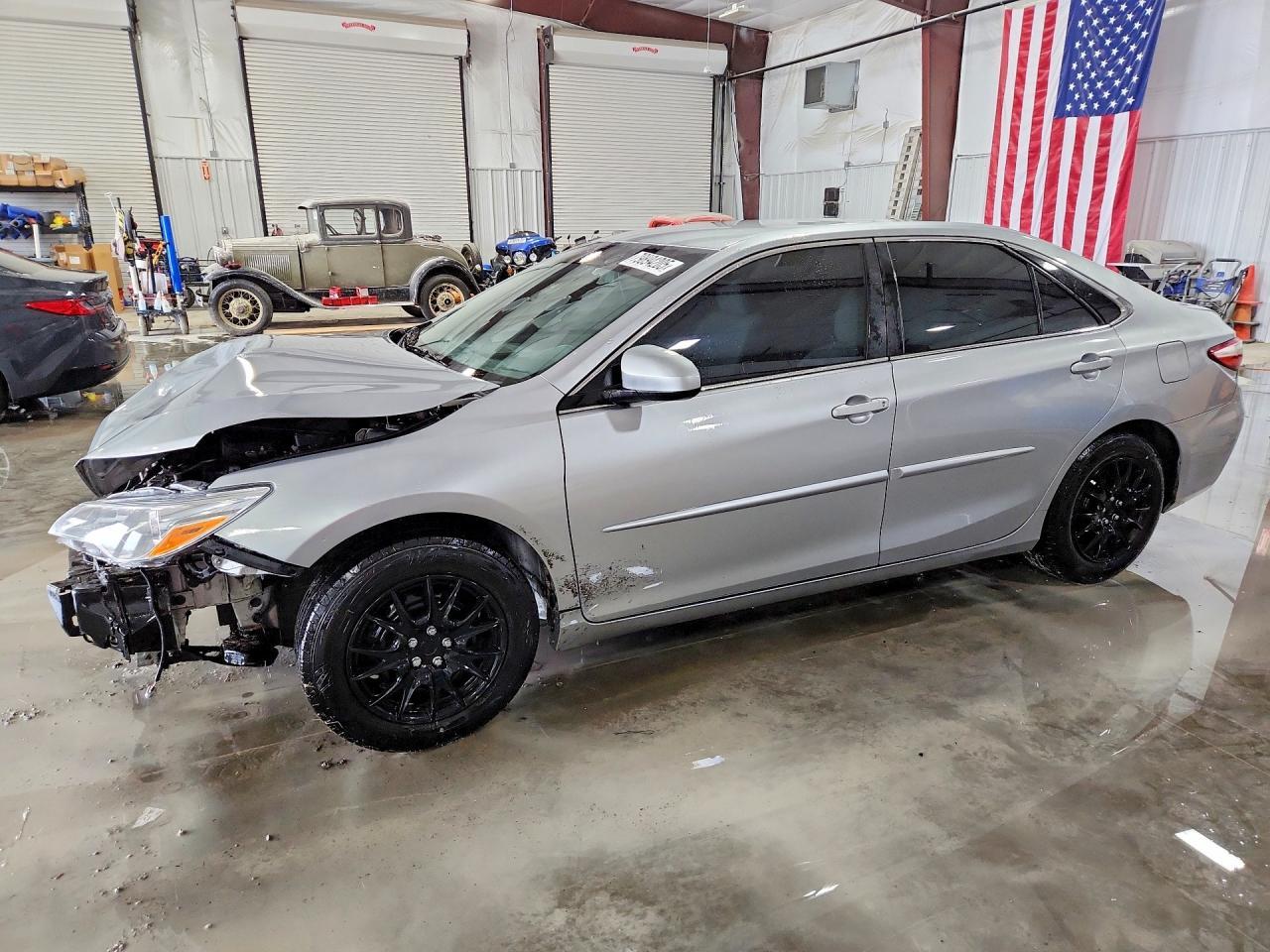 2016 TOYOTA CAMRY