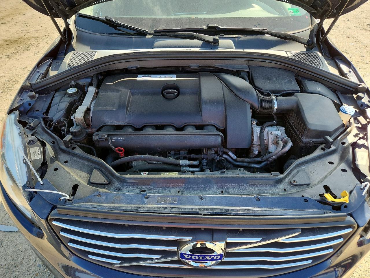 2015 VOLVO XC60