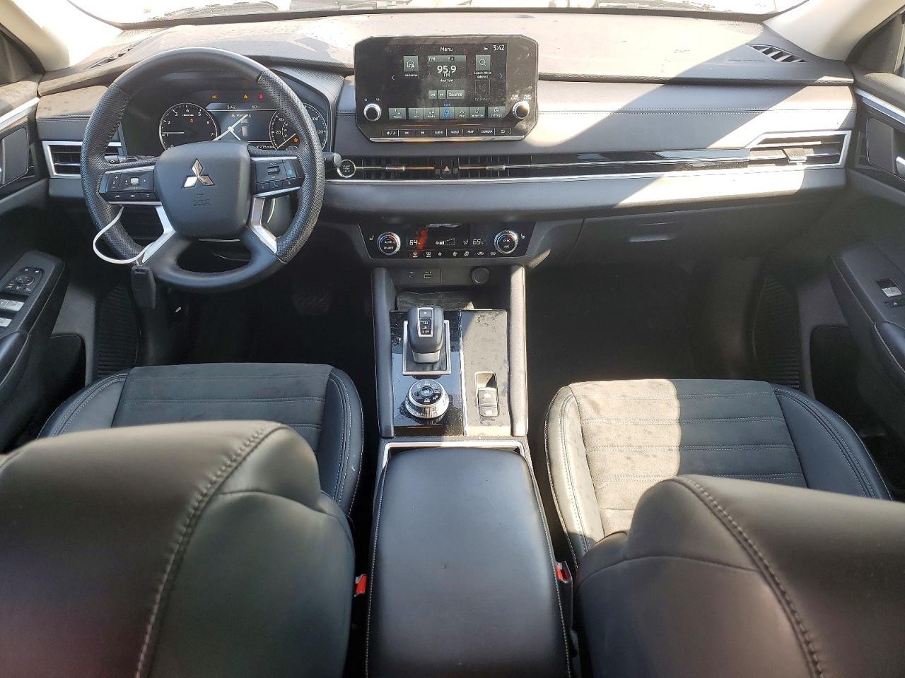 2023 MITSUBISHI outlander