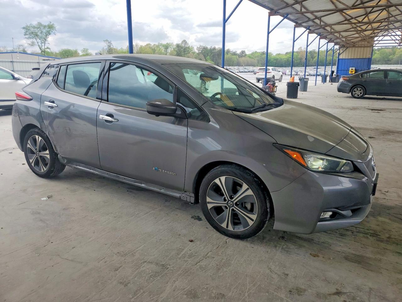 2018 NISSAN LEAF