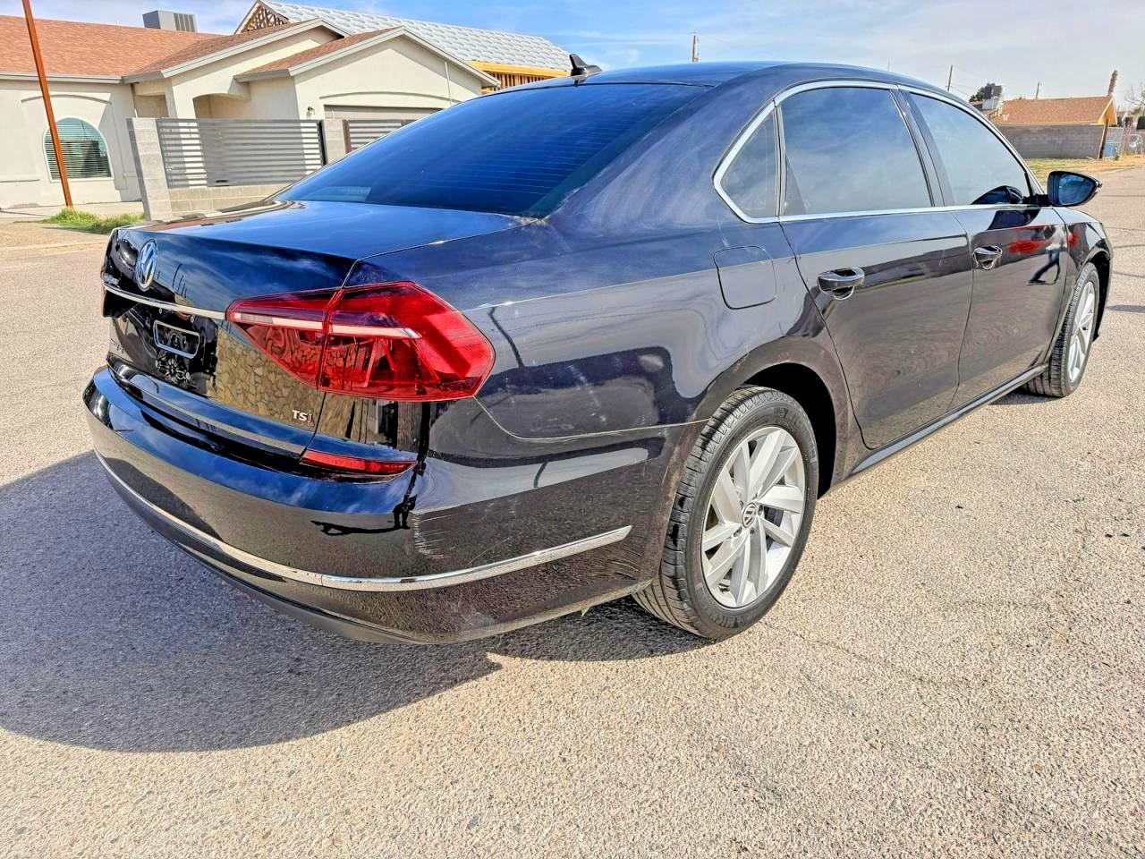 2018 VOLKSWAGEN Passat