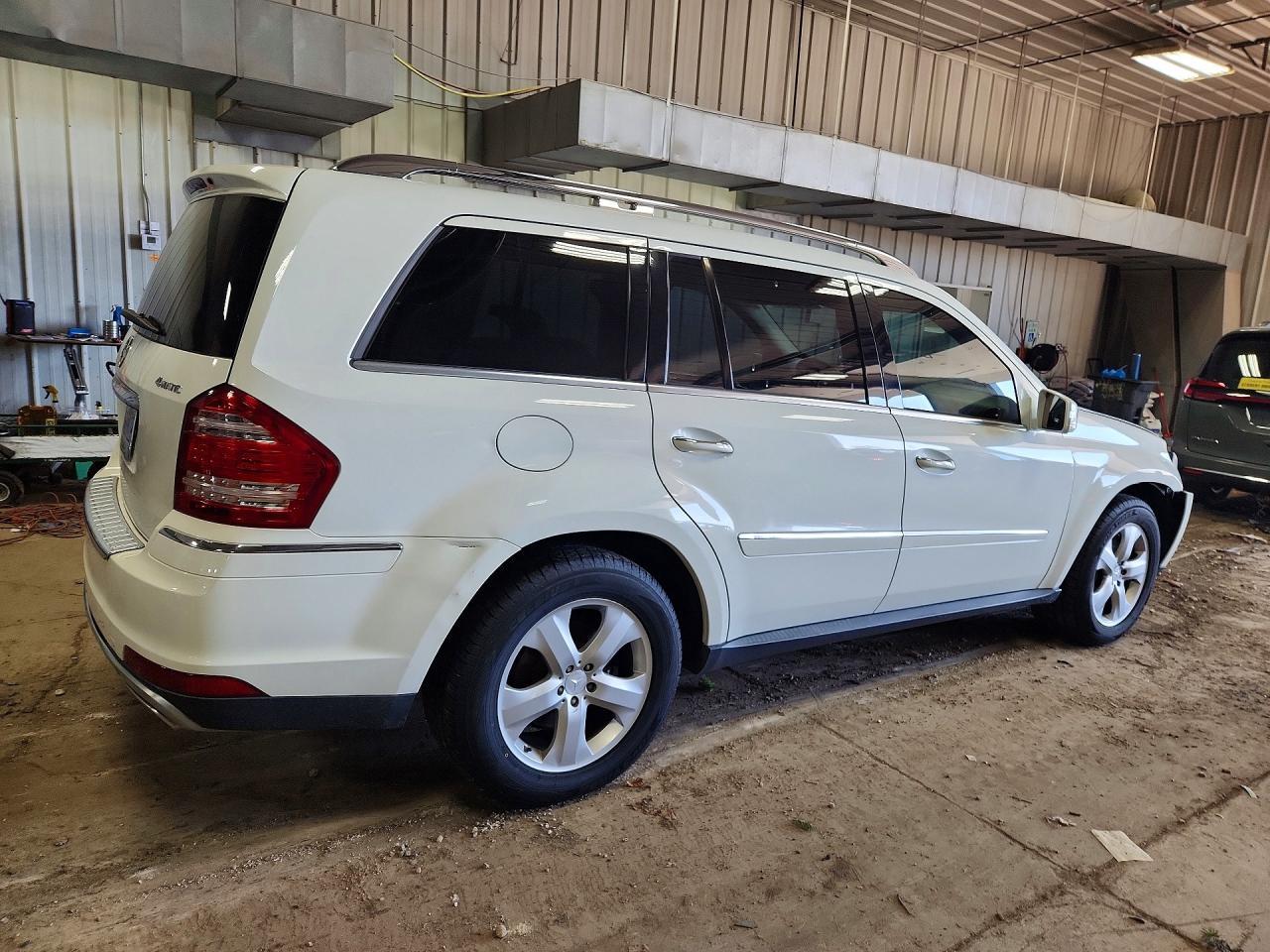 2011 MERCEDES-BENZ GL-Class