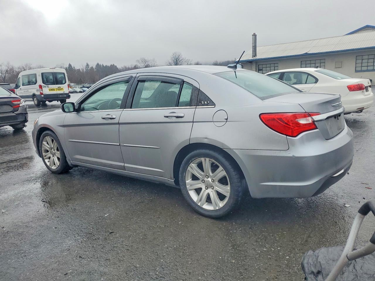 2013 CHRYSLER 200