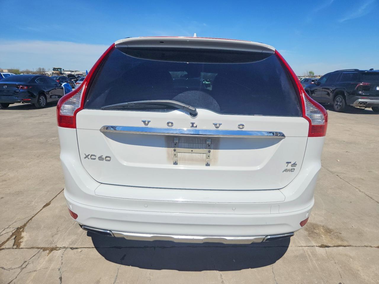 2015 VOLVO XC60