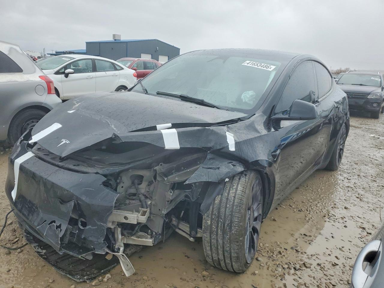 2025 TESLA MODEL Y