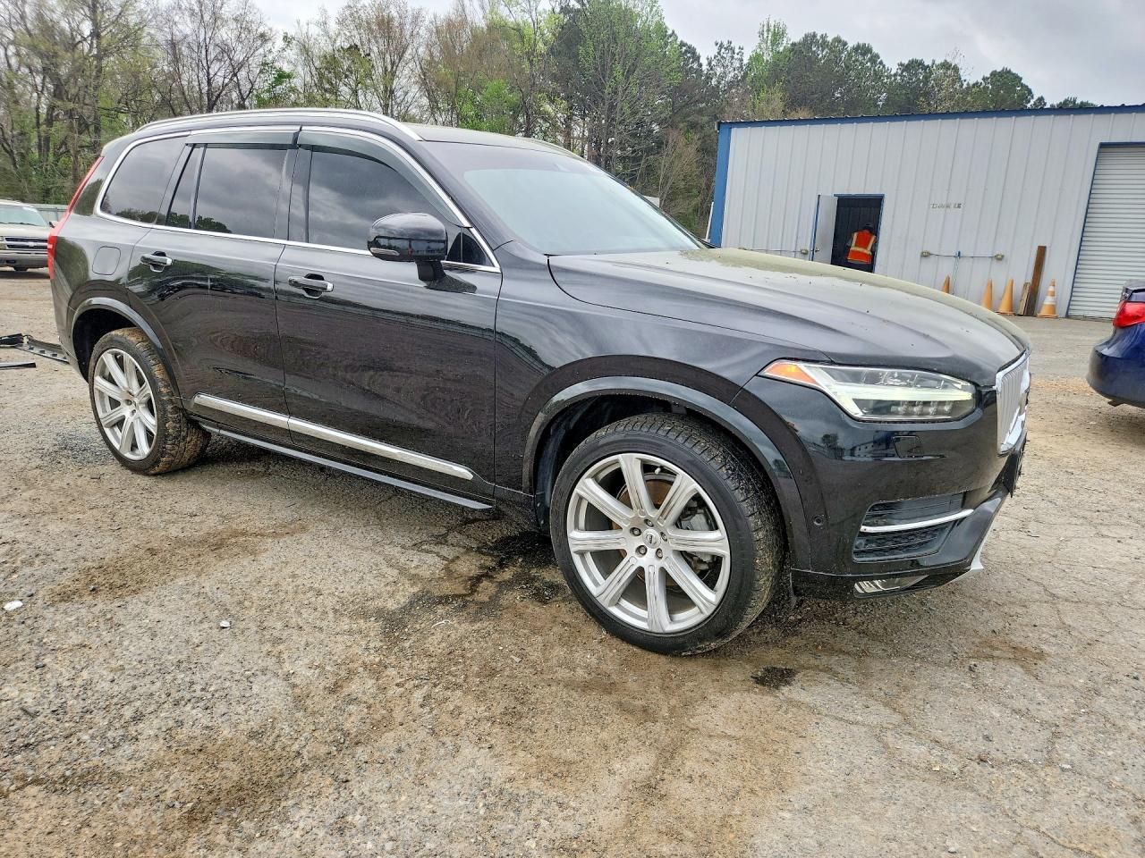 2016 VOLVO XC90
