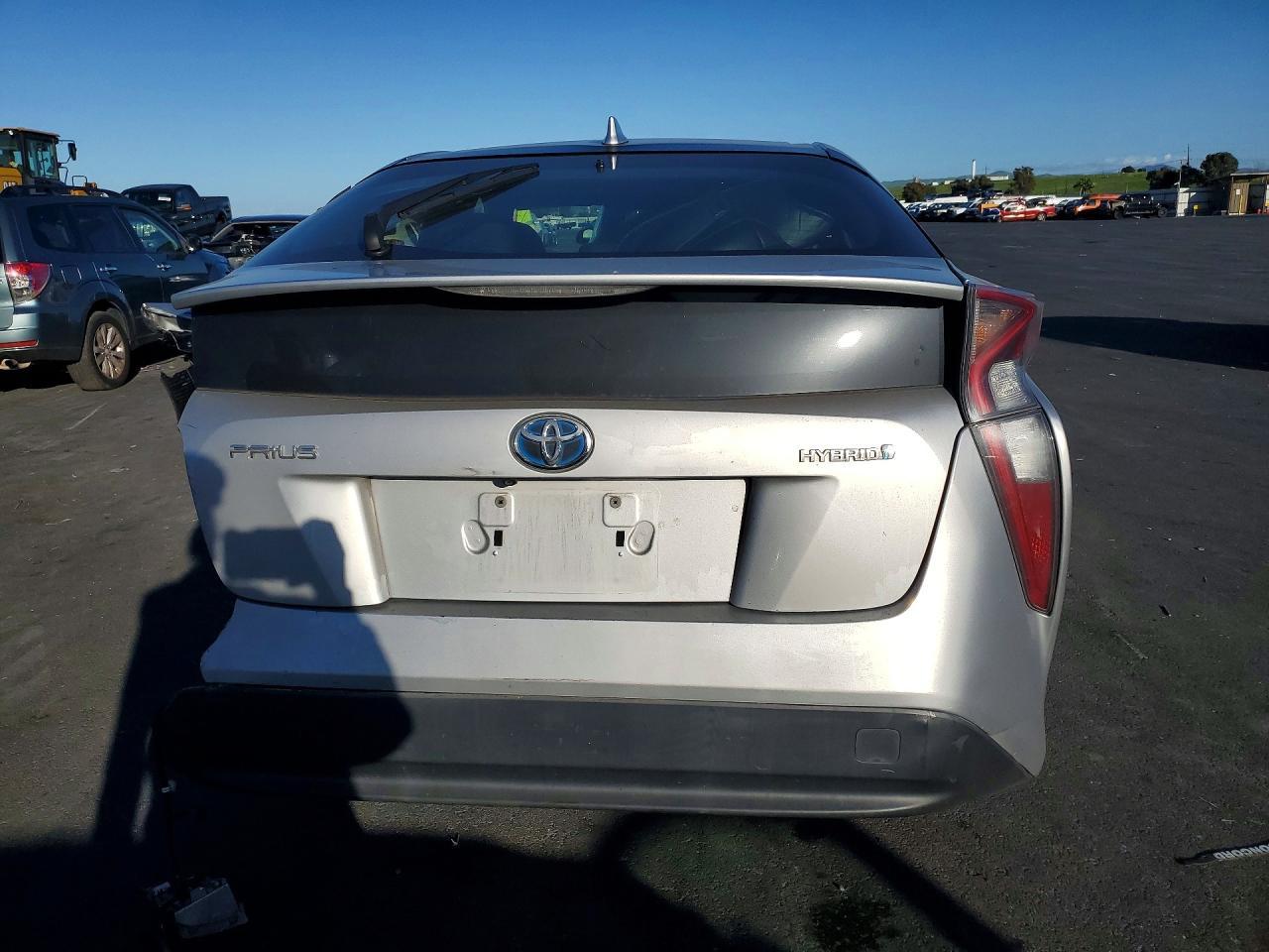 2016 TOYOTA PRIUS