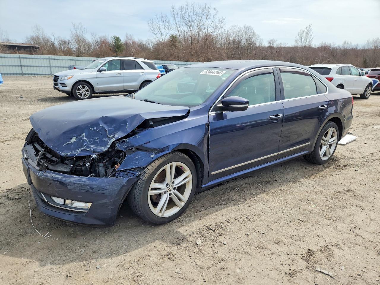 2014 VOLKSWAGEN Passat