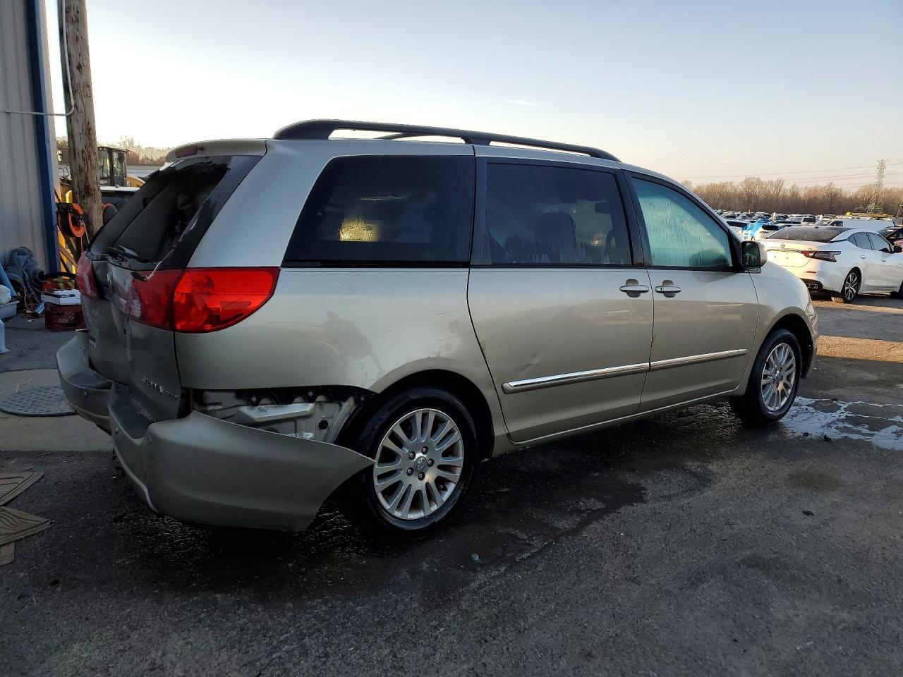2008 TOYOTA SIENNA