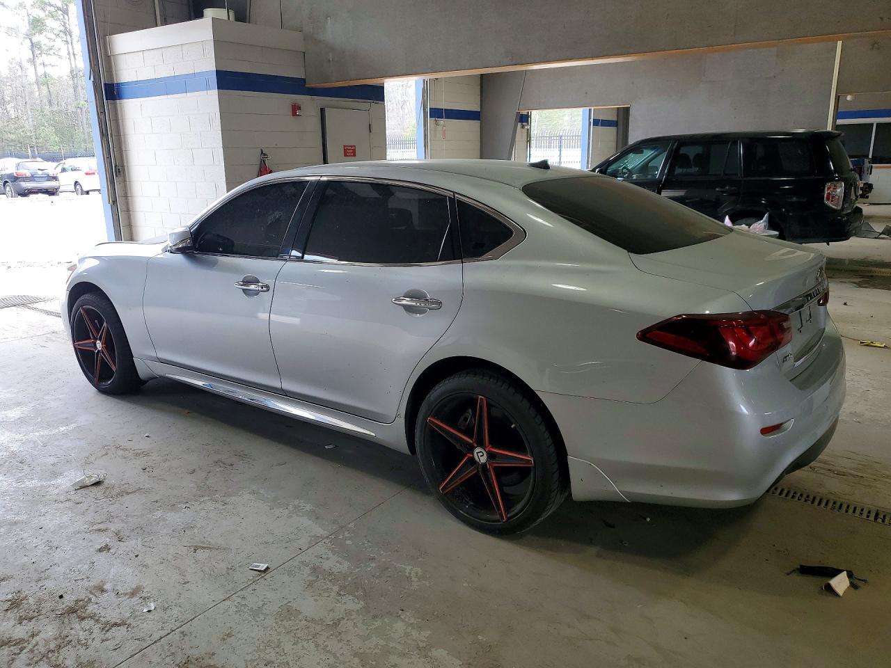 2015 INFINITI Q70