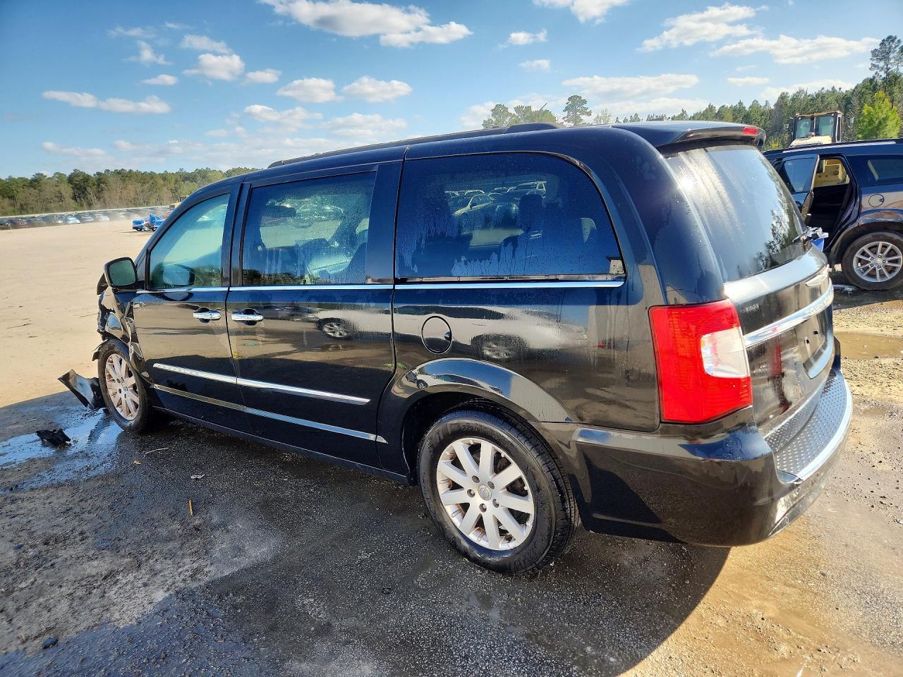 2011 CHRYSLER Town & Country