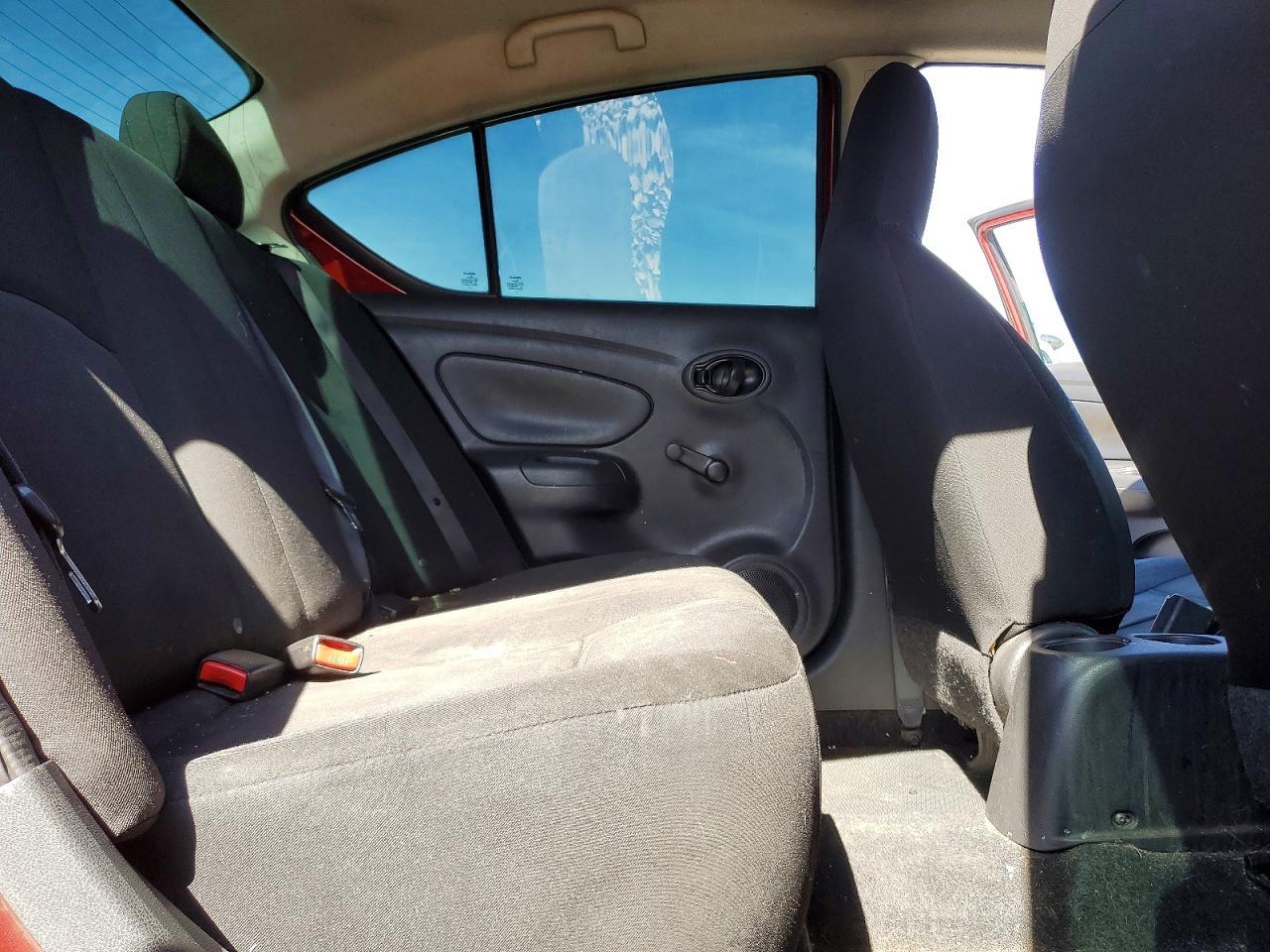 2015 NISSAN VERSA