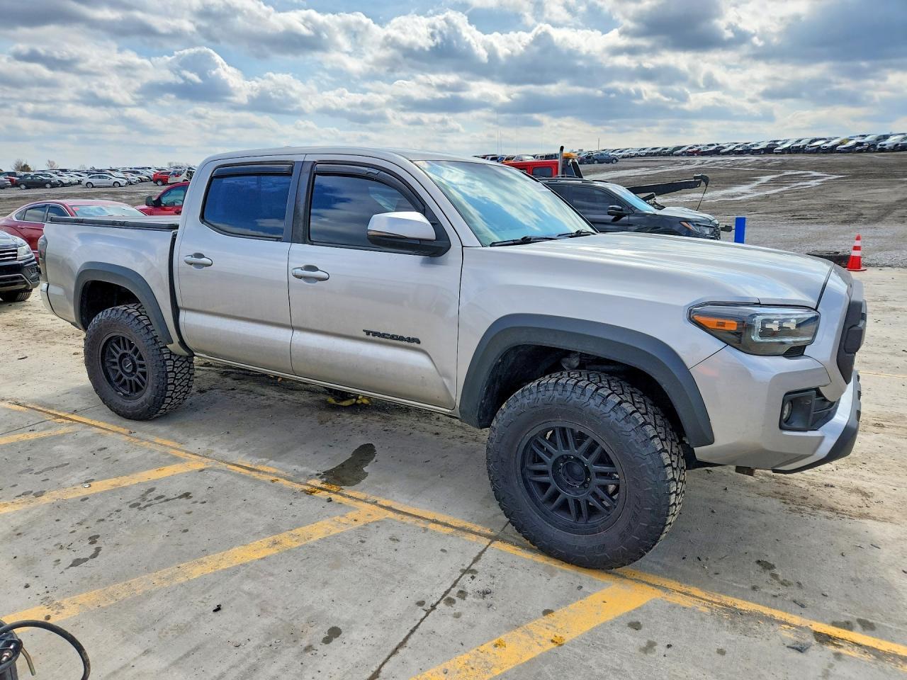 2016 TOYOTA TACOMA