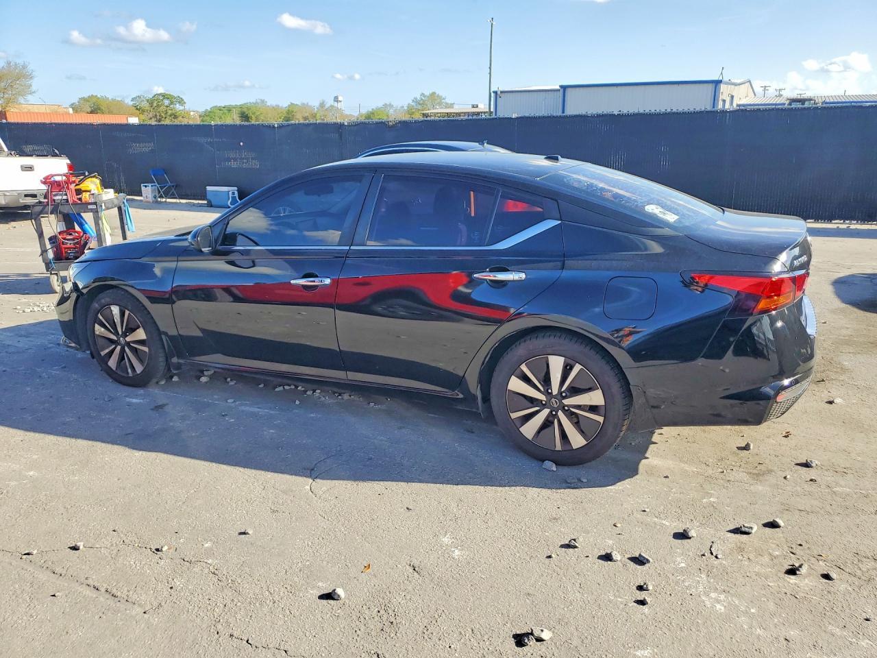 2022 NISSAN ALTIMA