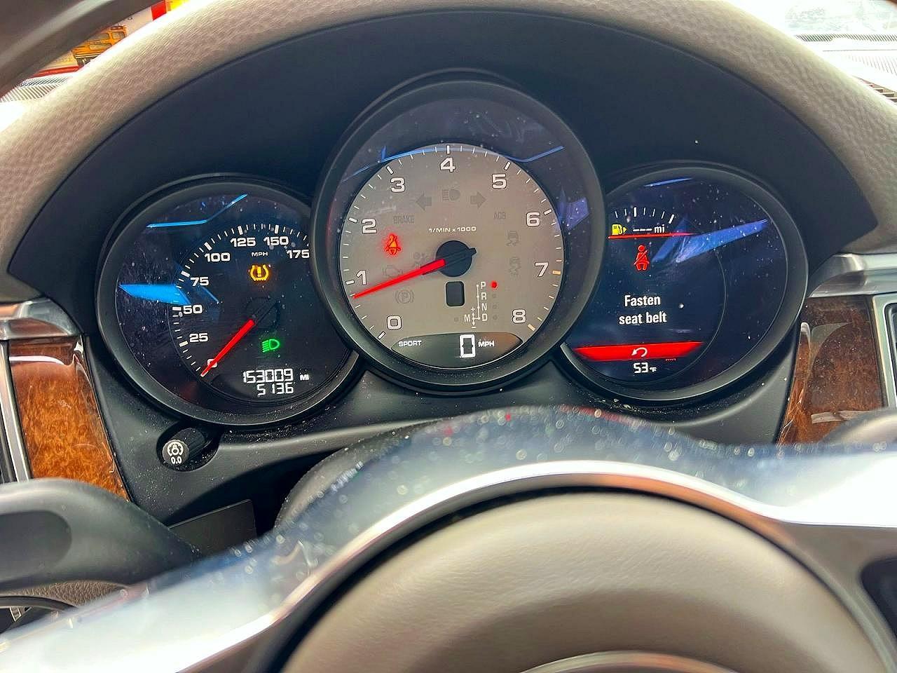 2015 PORSCHE Macan