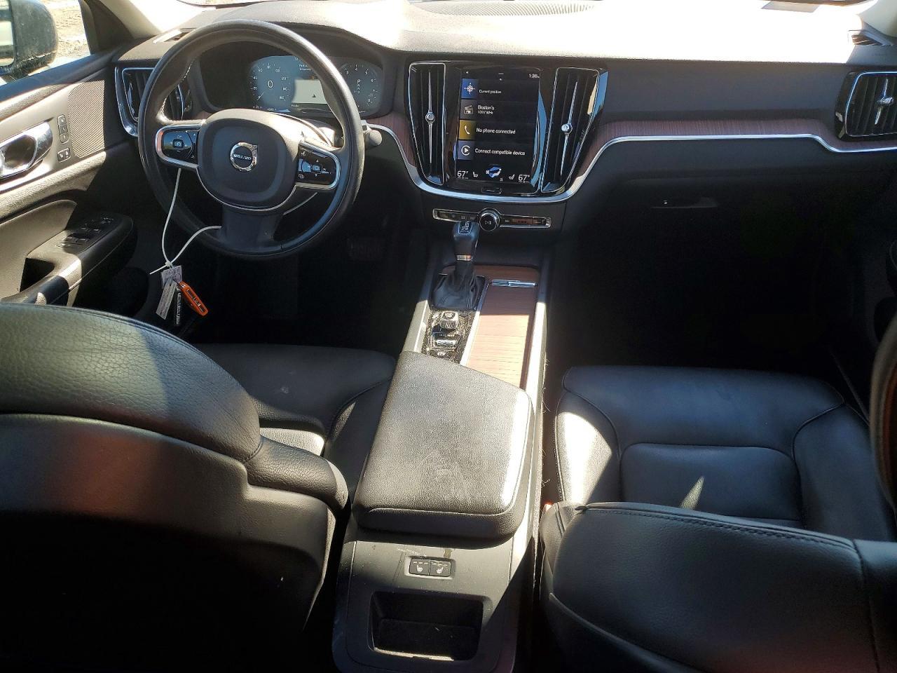 2021 VOLVO S60