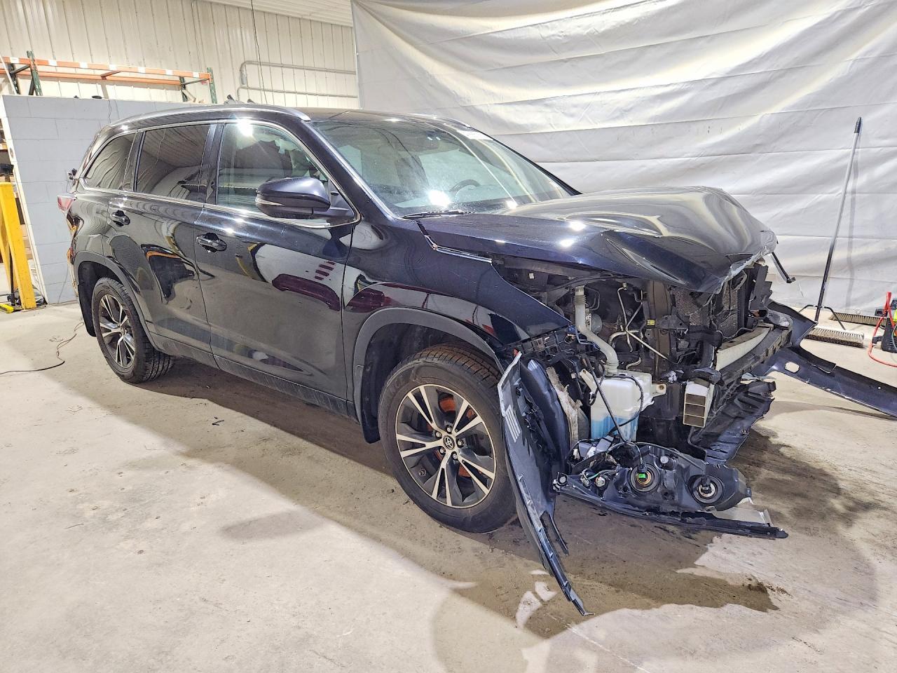 2016 TOYOTA HIGHLANDER