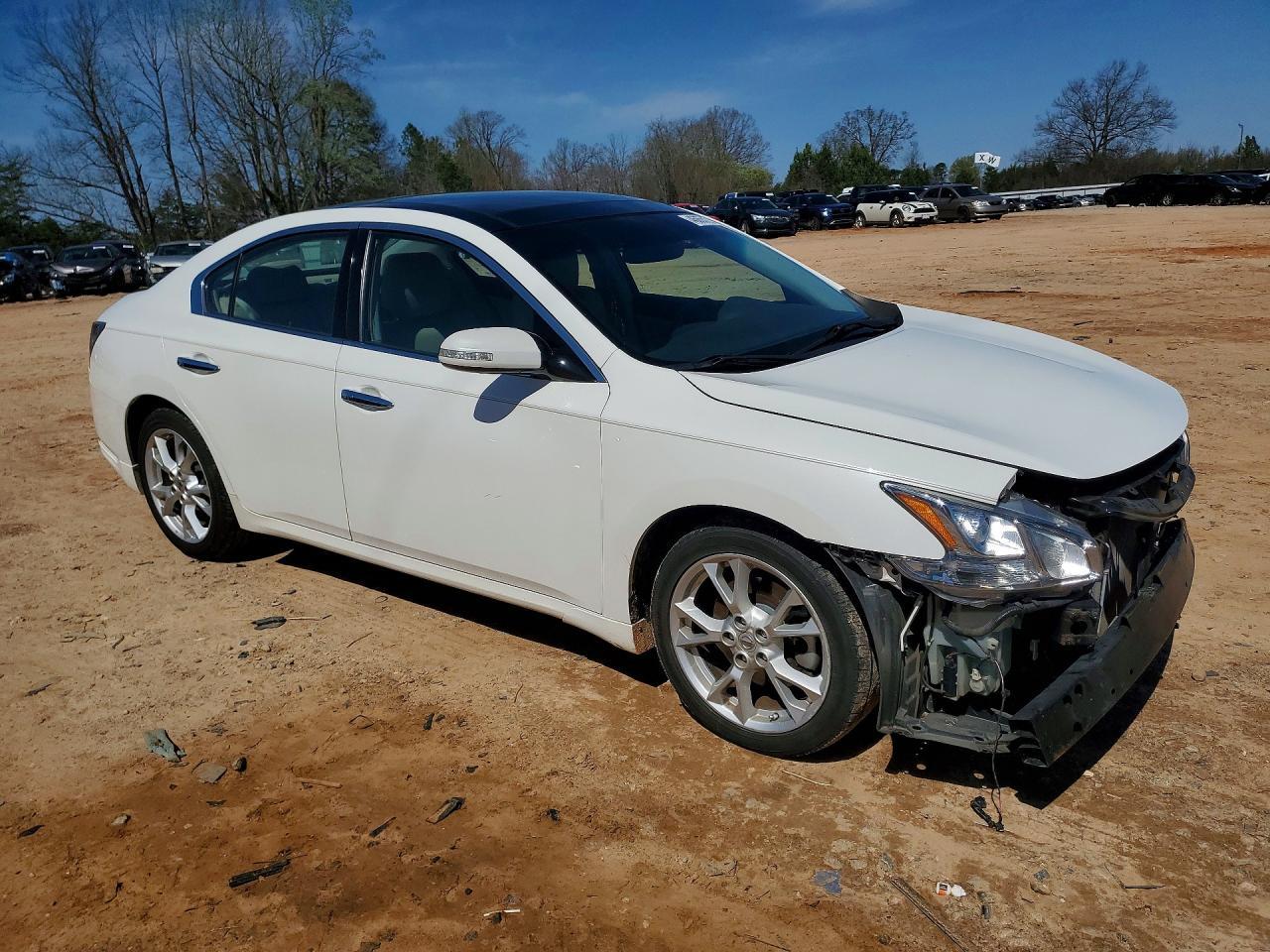2012 NISSAN Maxima
