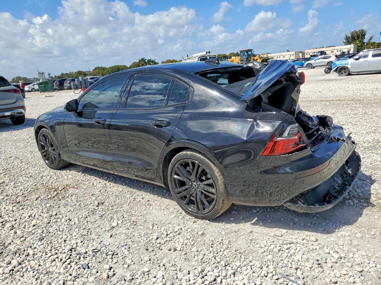 2024 VOLVO S60