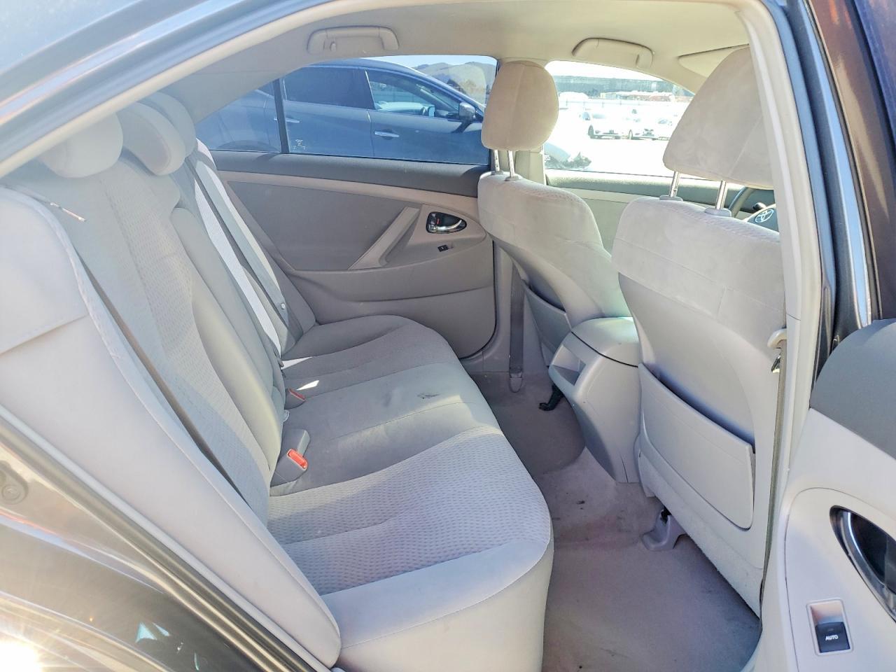 2011 TOYOTA CAMRY