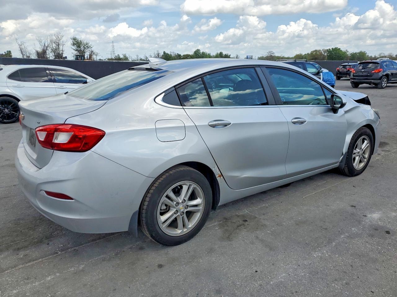 2017 CHEVROLET CRUZE