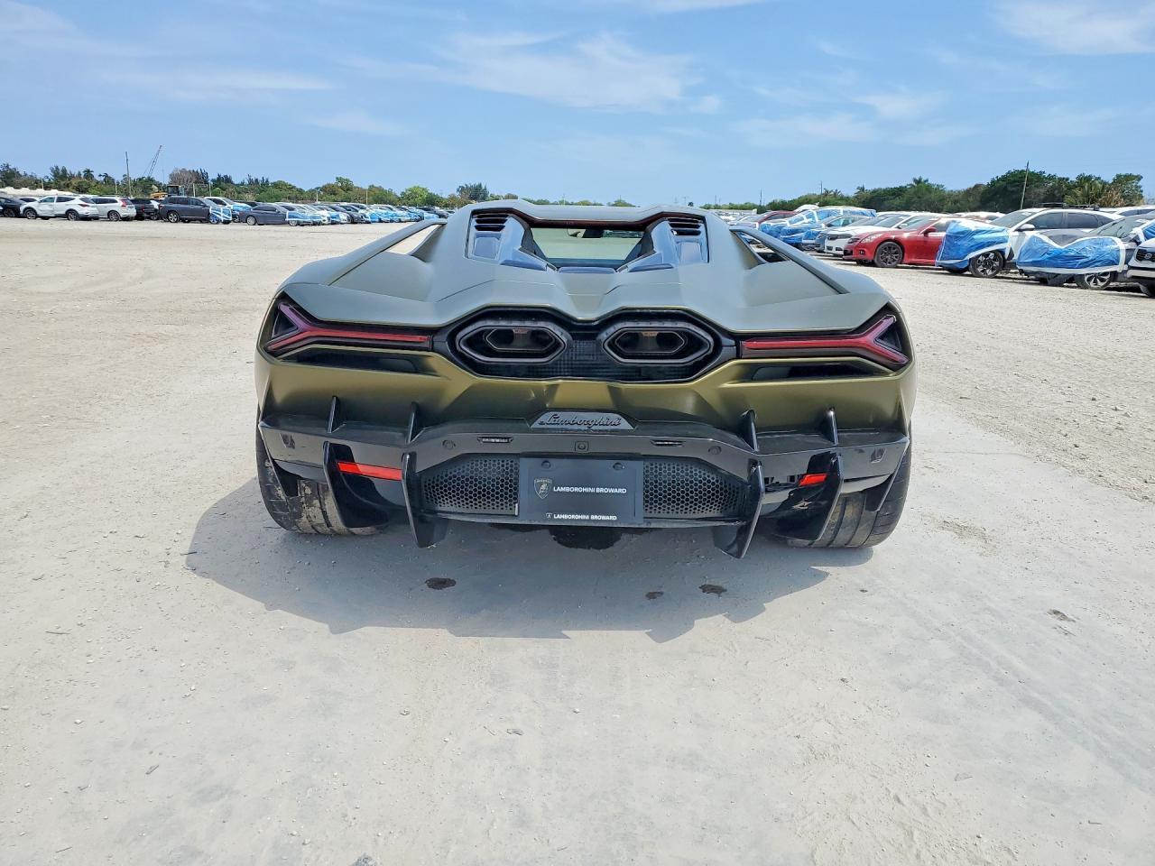 2025 Lamborghini Revuelto