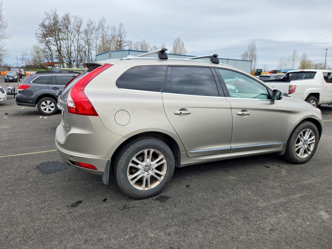 2016 VOLVO XC60
