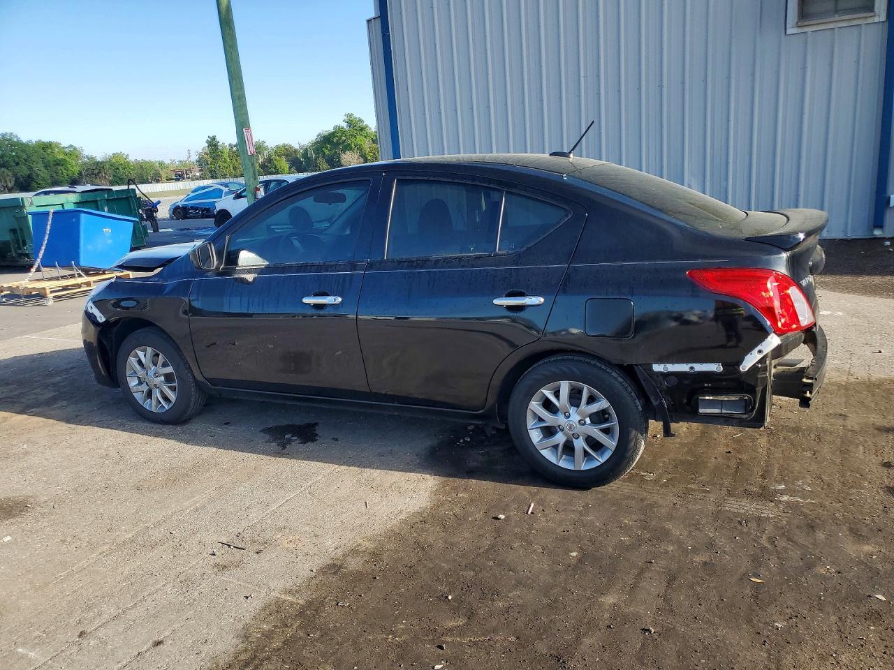 2018 NISSAN VERSA