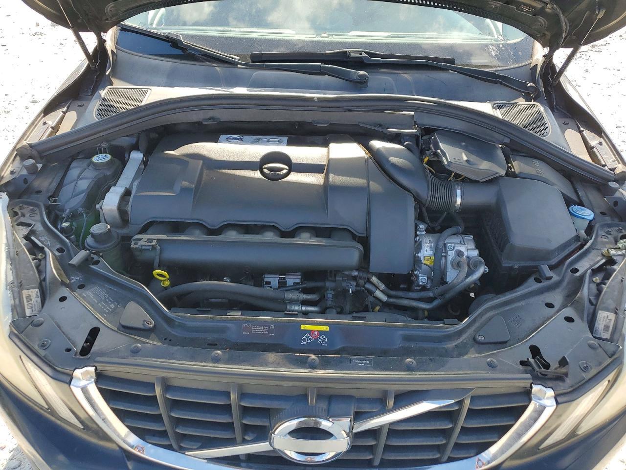 2011 VOLVO XC60
