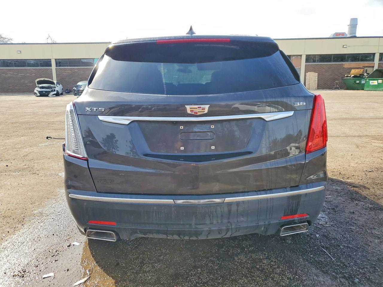 2017 CADILLAC XT5