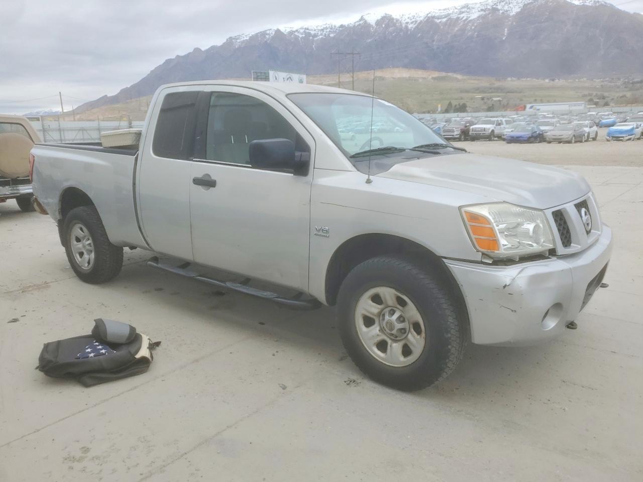 2004 NISSAN Titan