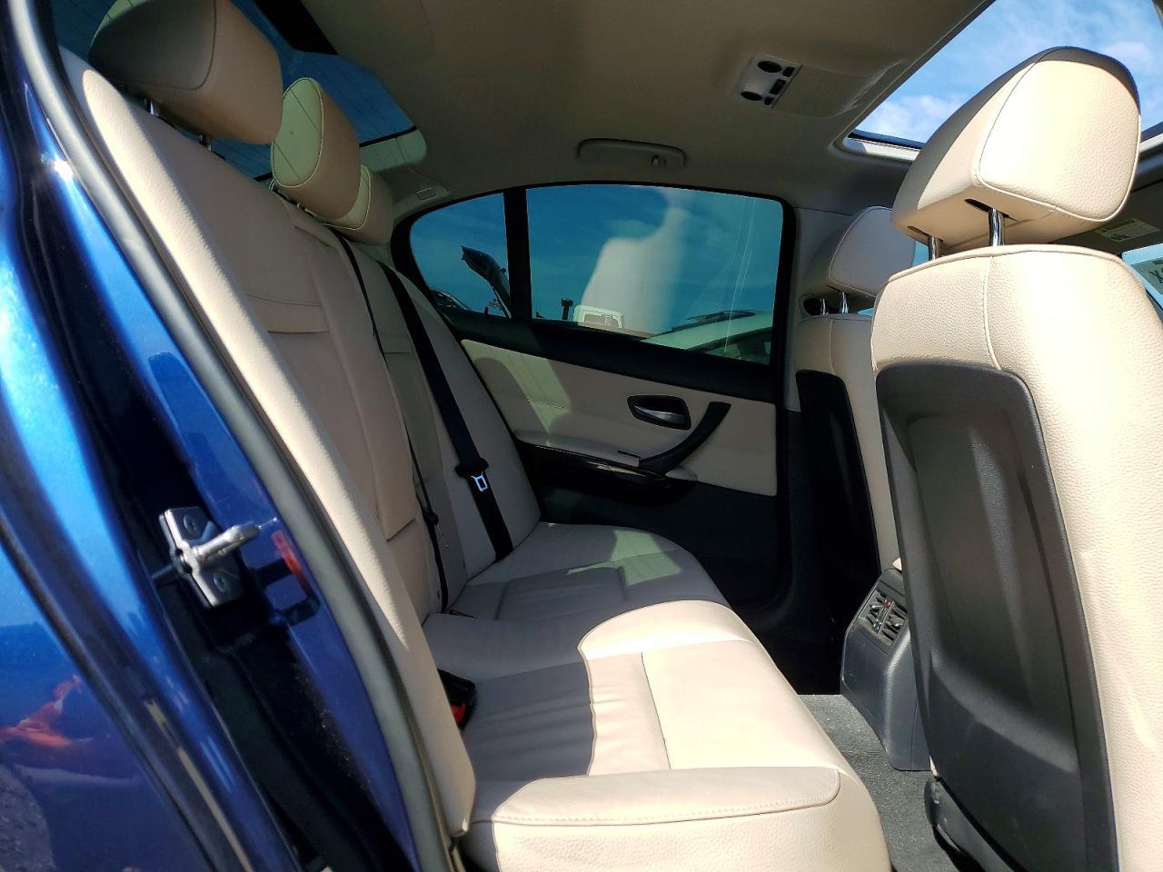 2011 BMW 3 SERIES