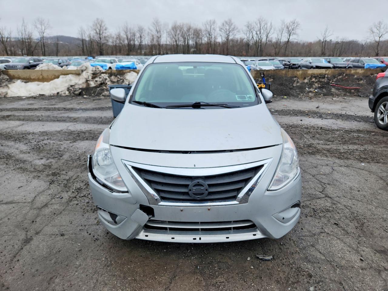 2015 NISSAN VERSA
