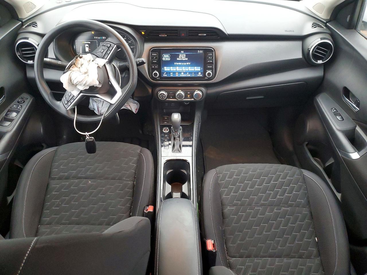 2023 NISSAN KICKS