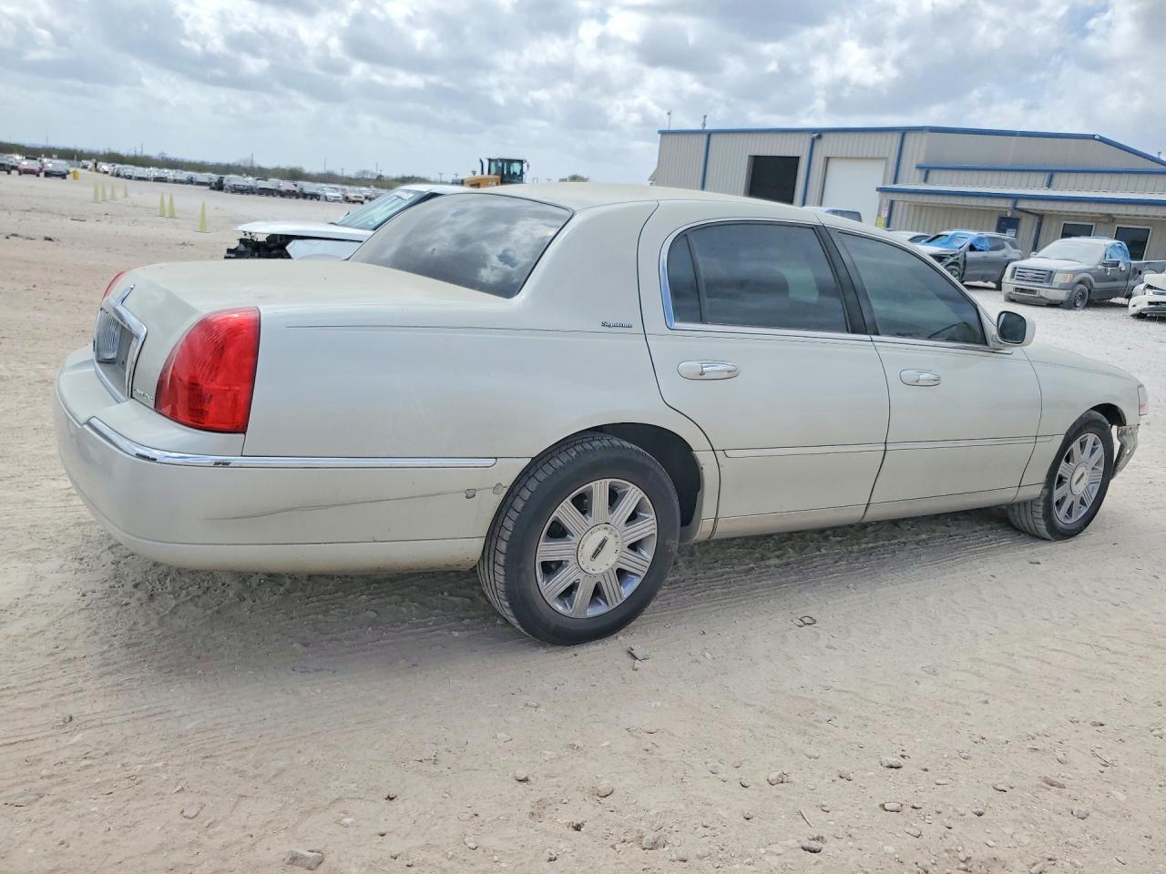 2007 LINCOLN Town Car