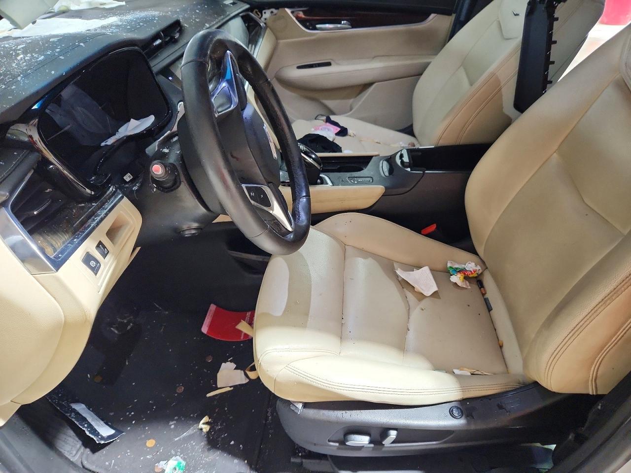 2017 CADILLAC XT5