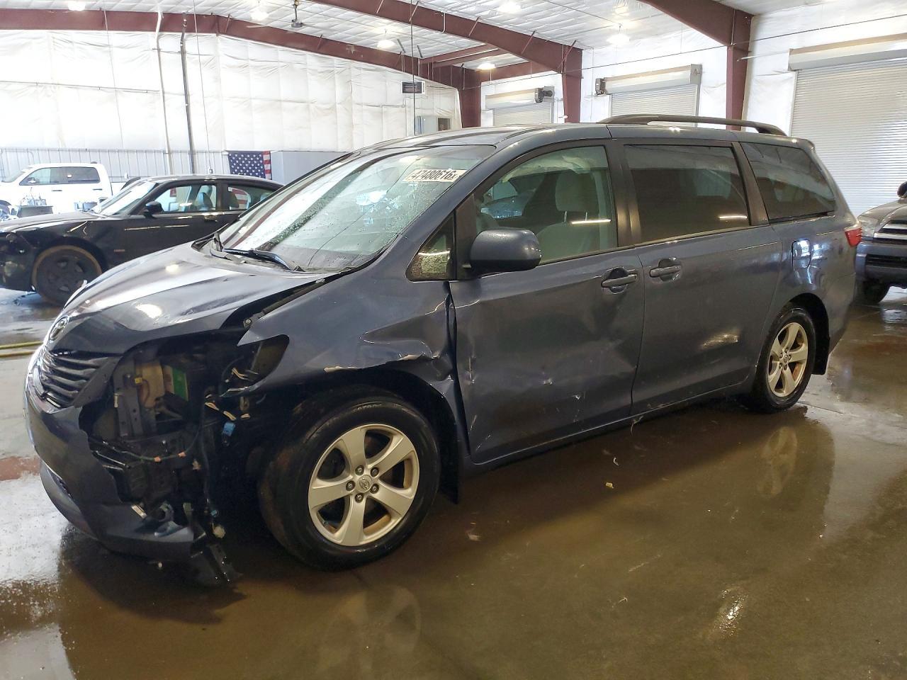 2015 TOYOTA SIENNA
