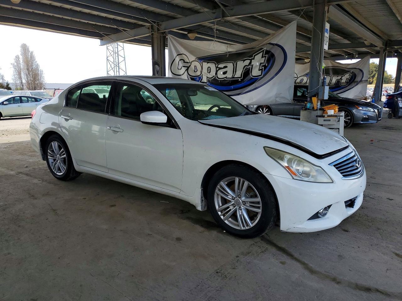 2013 INFINITI G37
