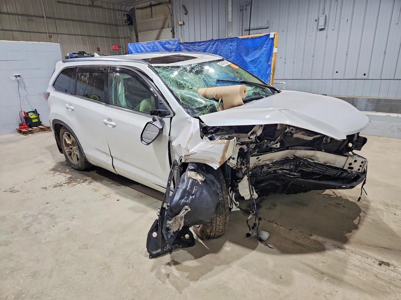 2015 TOYOTA HIGHLANDER