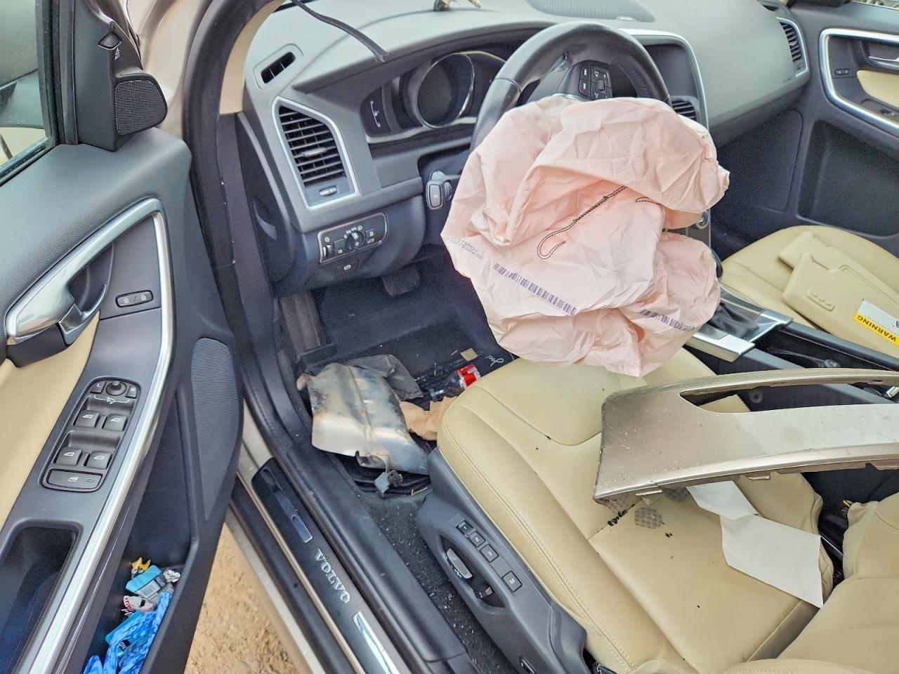 2016 VOLVO XC60