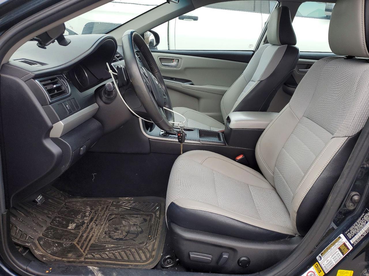 2016 Toyt Camry