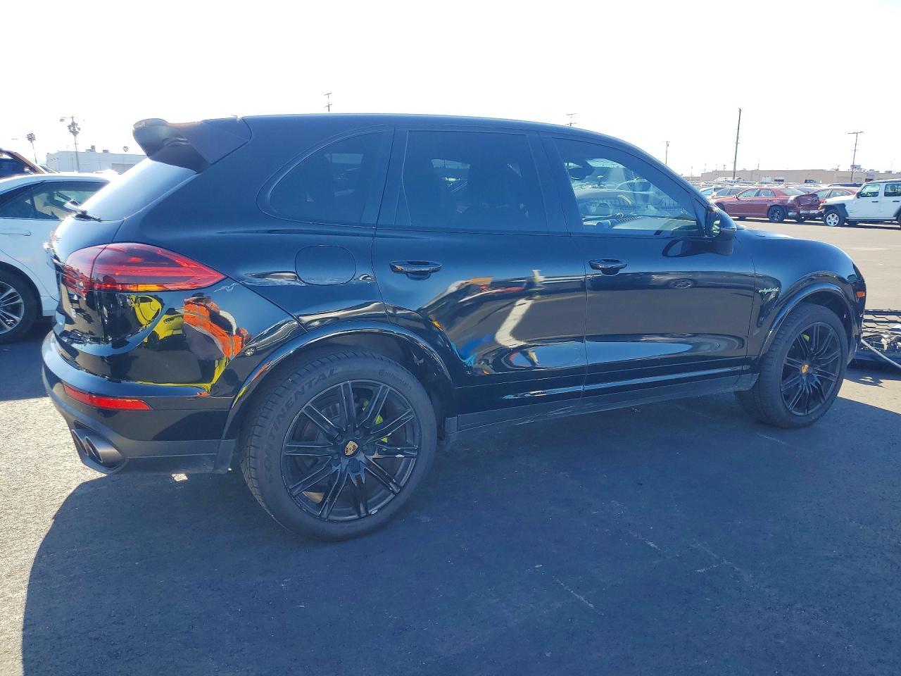 2017 PORSCHE CAYENNE