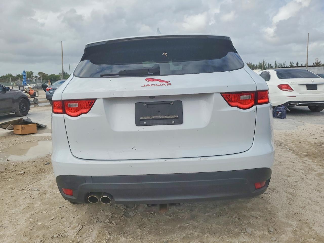 2018 JAGUAR F-Pace
