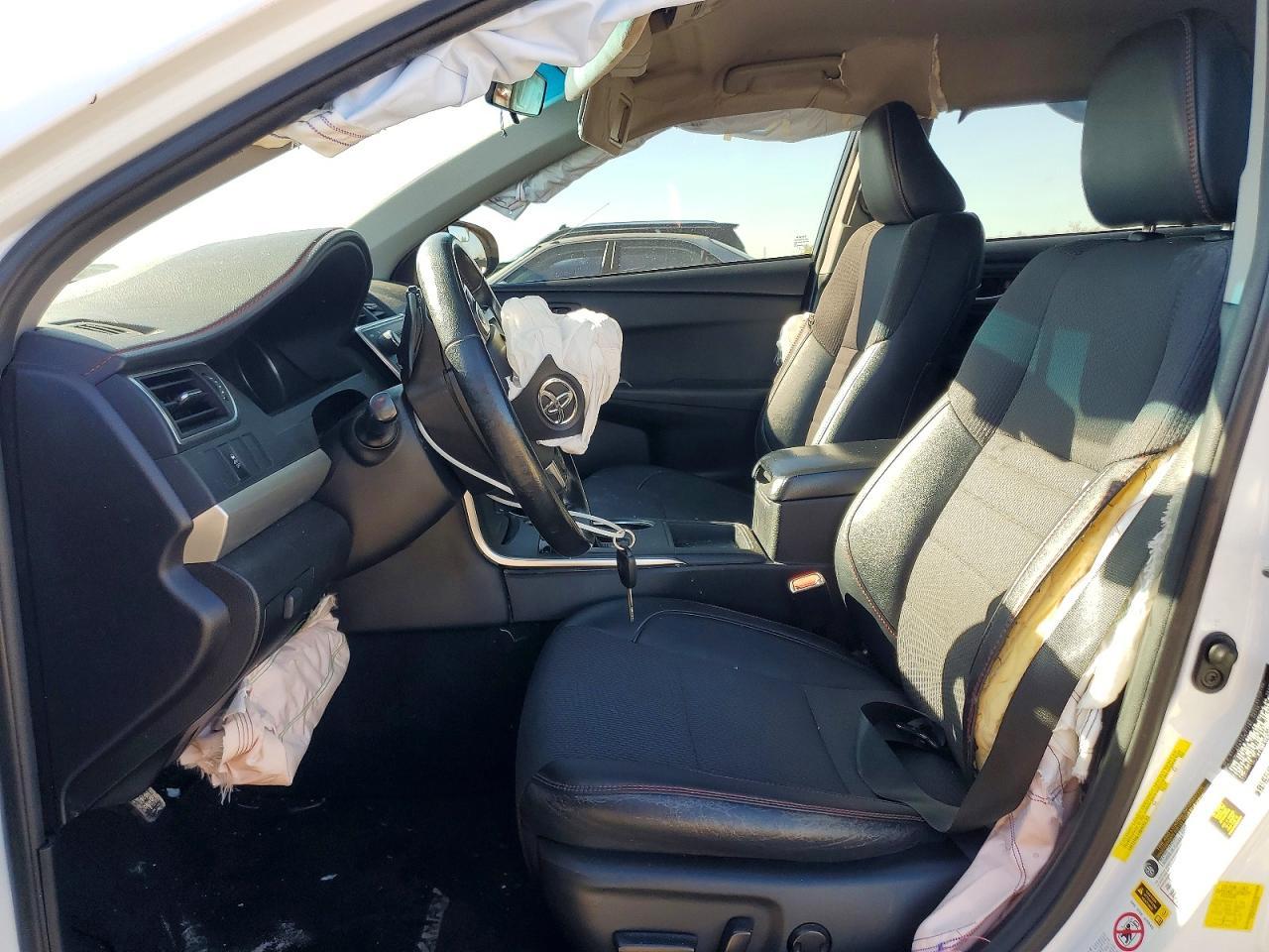 2016 TOYOTA CAMRY