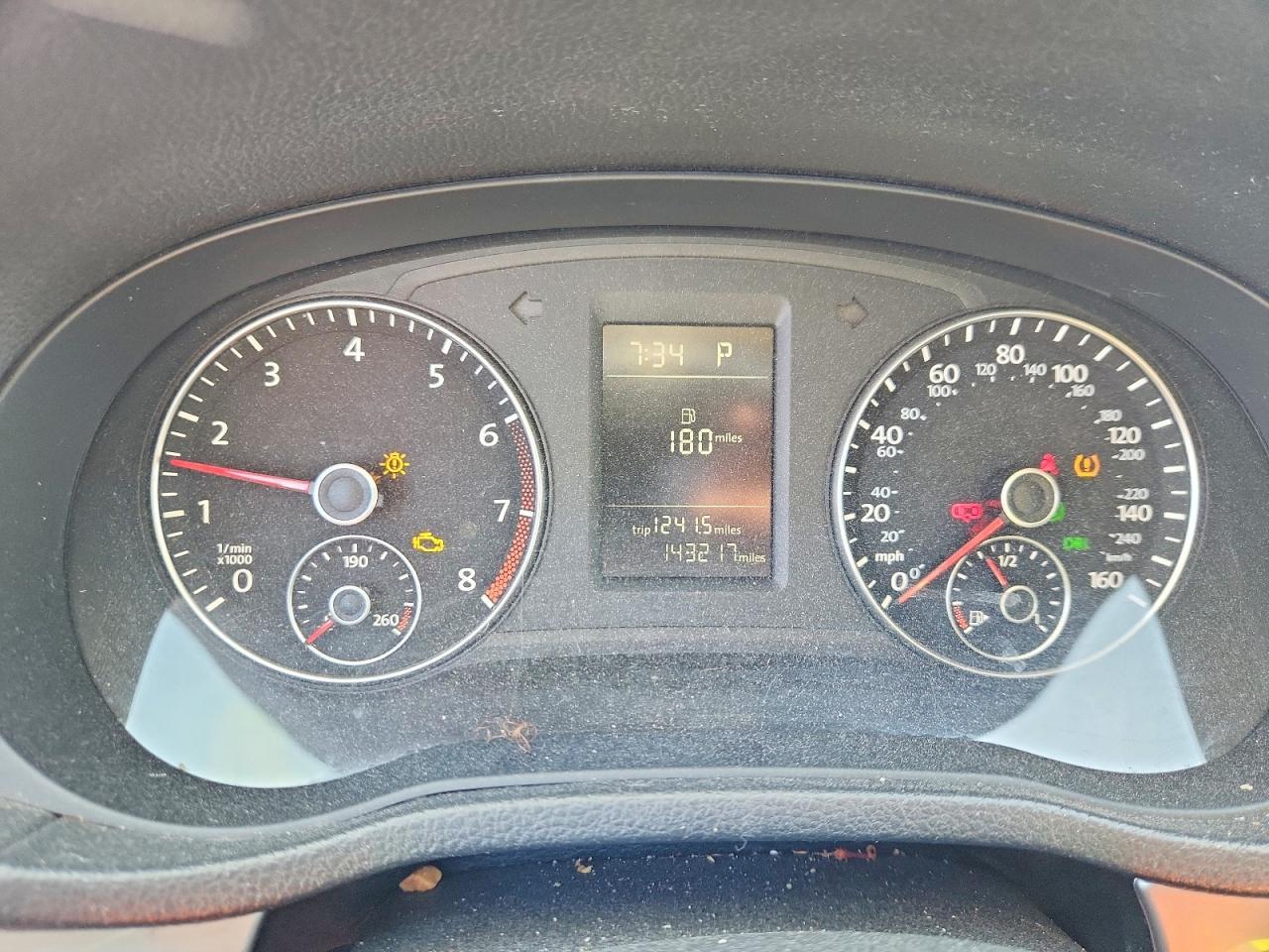 2014 VOLKSWAGEN Passat
