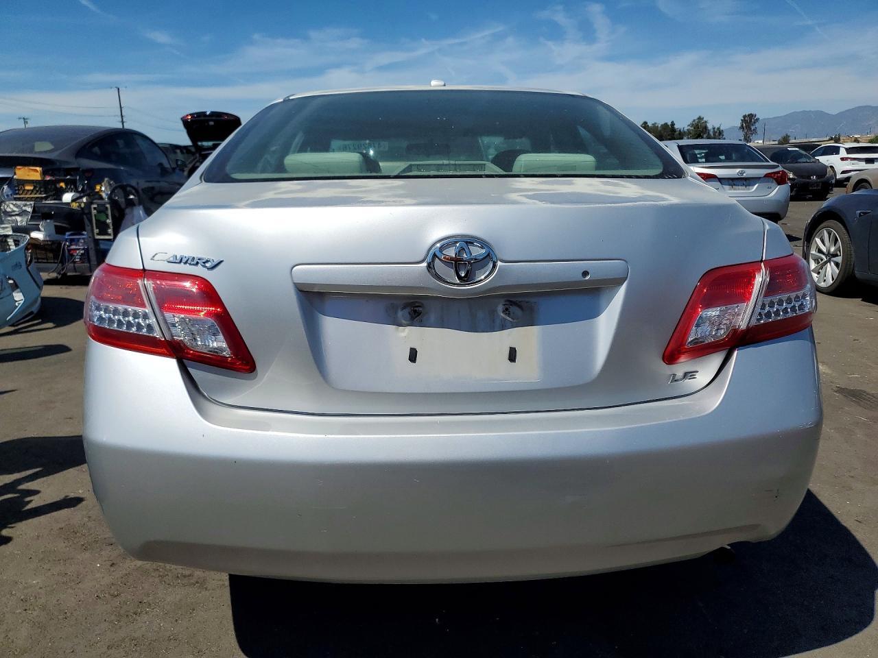 2011 TOYOTA CAMRY
