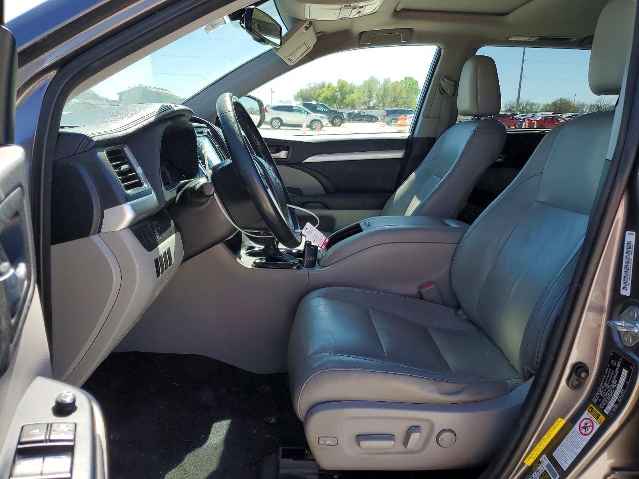 2015 TOYOTA HIGHLANDER