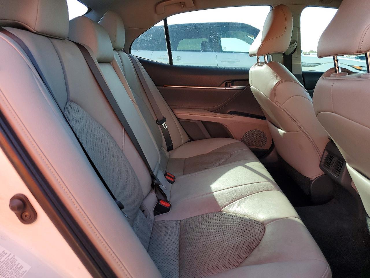 2018 TOYOTA CAMRY